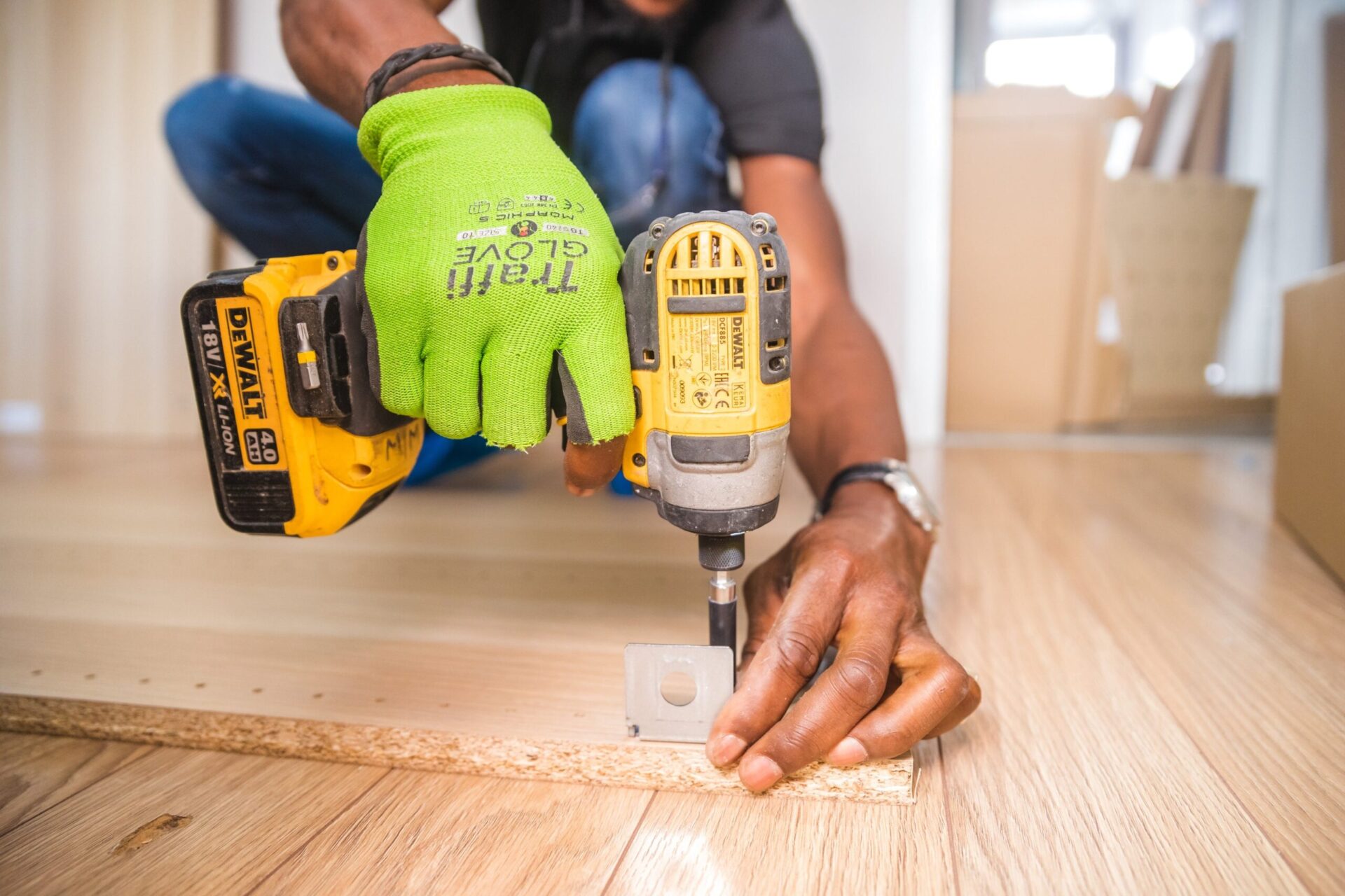 Employee uses a HAVS record sheet before using power drill
