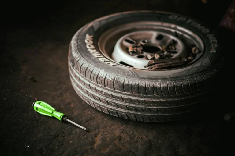 Vehicle Maintenance App: 4 Key Features